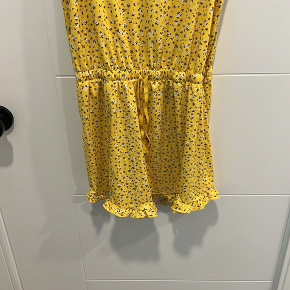 No boundaries, yellow floral, romper, size XL - Picture 4 of 10